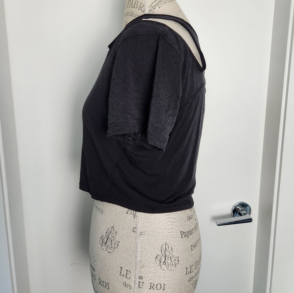 Lululemon Shoulder Cutout Yoga Tshirt - Picture 2 of 13